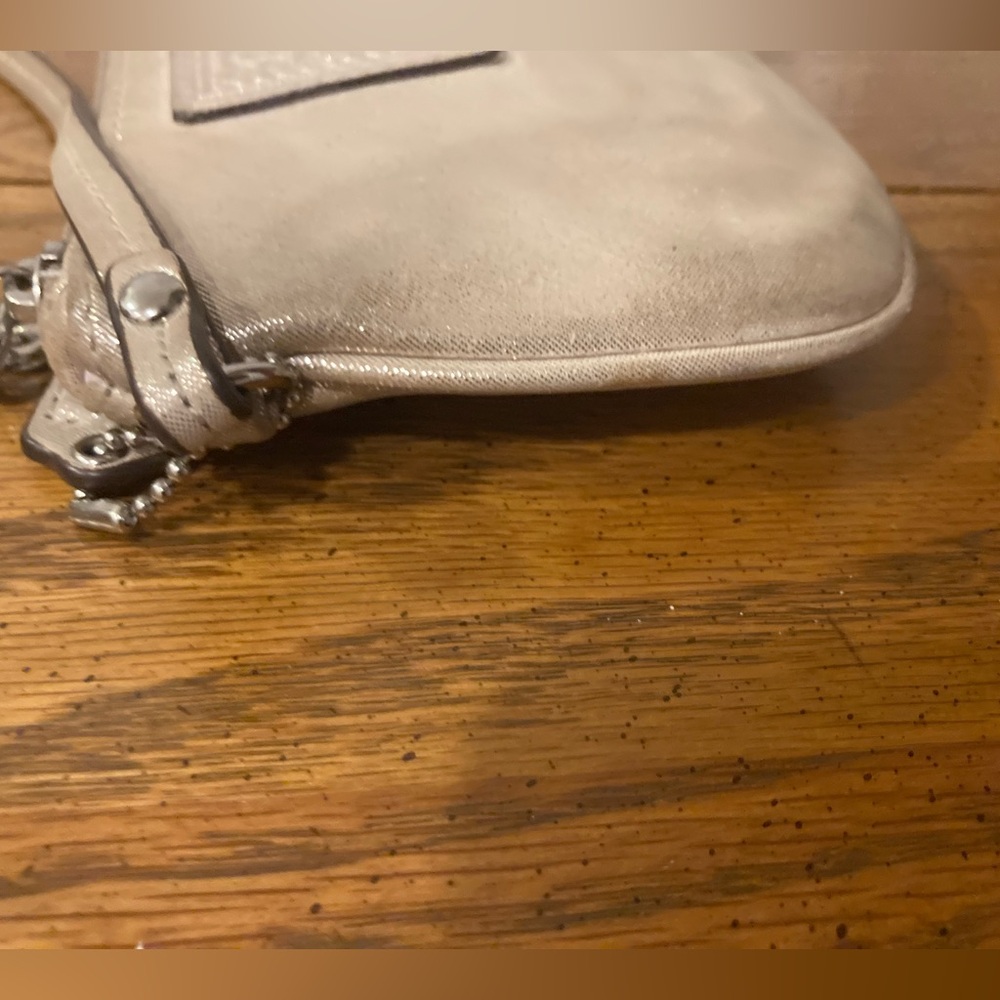 Coach Poppy Wristlet Champagne Metallic - Picture 8 of 11